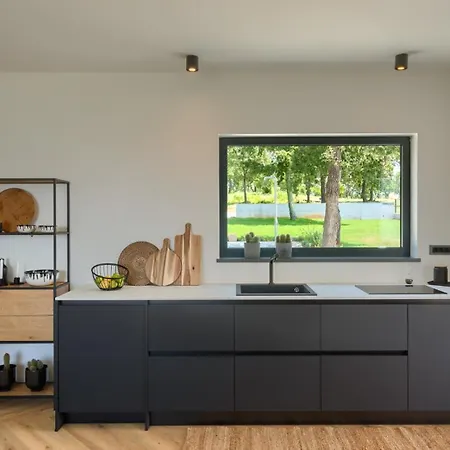 Modern Casetta Molindrio With Pool In