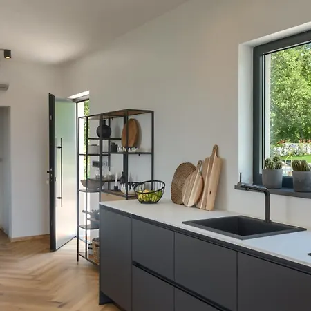 Modern Casetta Molindrio With Pool In * Πόρετς