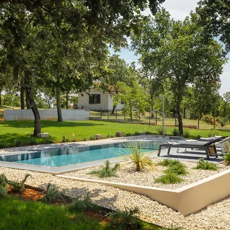 Modern Casetta Molindrio With Pool In