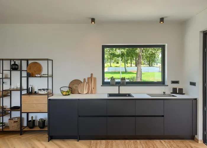 Modern Casetta Molindrio With Pool In