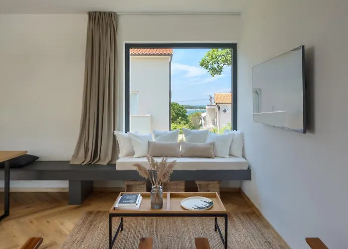 Modern Casetta Molindrio With Pool In Villa Poreč