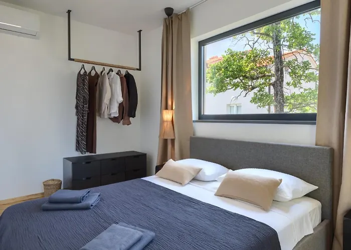 Modern Casetta Molindrio With Pool In * Πόρετς