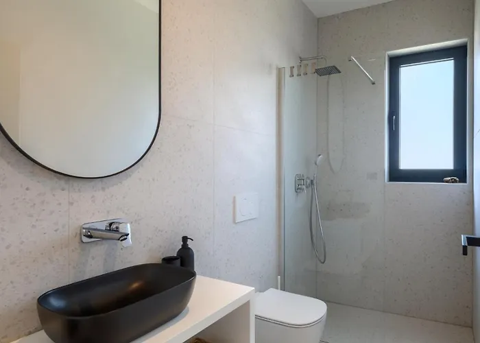 Modern Casetta Molindrio With Pool In * Πόρετς