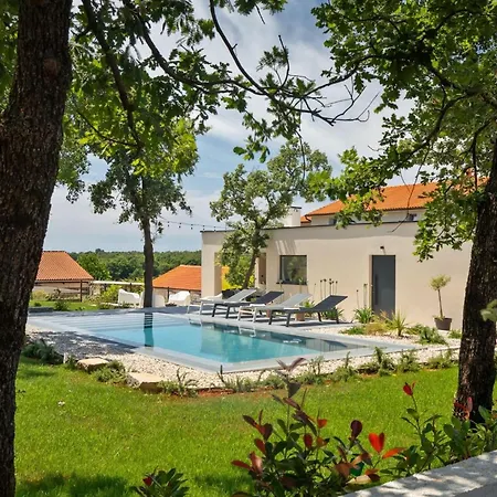 فيلة Modern Casetta Molindrio With Pool In